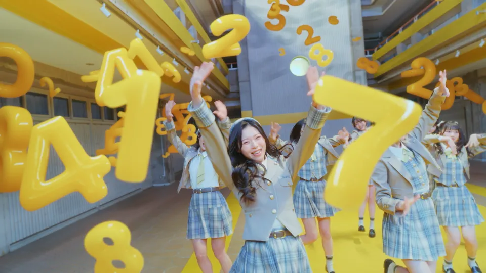 ≒JOY “Tell Me Your Phone Number!” Music Video